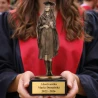 Statuetka Brązowa Odlewana Absolwentka TABLICZKA Z GRAWEREM GRATIS 25,5 cm