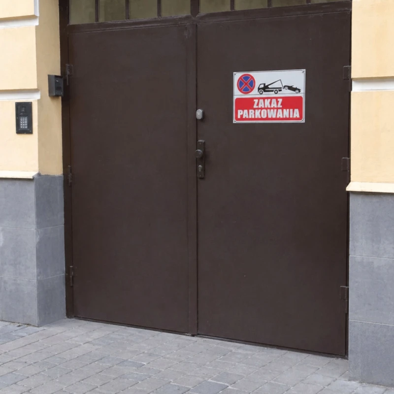 Tabliczka informacyjna ZAKAZ PARKOWANIA A5 PCV